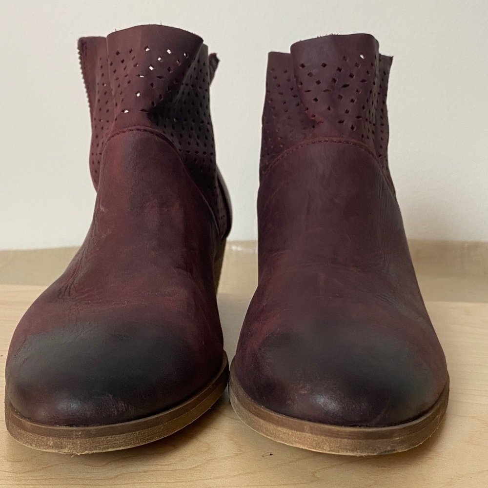 Hinge Brown Ankle Booties